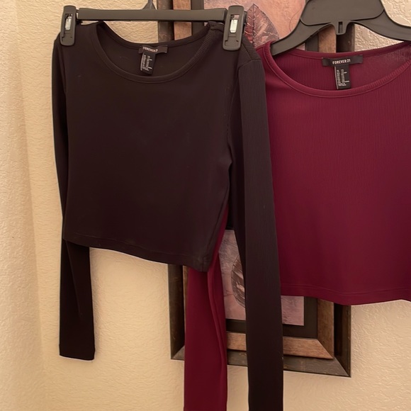 A DEAL Set of two crop long sleeves forever 21 tops! - Picture 3 of 6